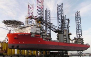 Abseiltechnieken-rope-access-offshore-swire-blue-ocean