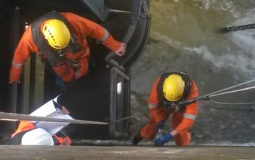 4-ATI-abseiltechnieken-rope-access-IRATA-inspection