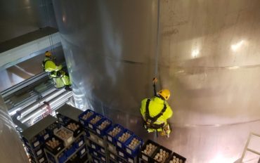 4-Rope-access-tank-cleaning-Abseiltechnieken-tank-reiniging-2016