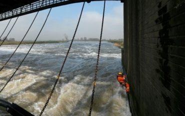 6-ATI-abseiltechnieken-rope-access-IRATA-inspection