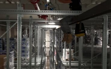 1-Onderhoud-distributiecentrum-door-abseiltechnieken-rope-access.jpg