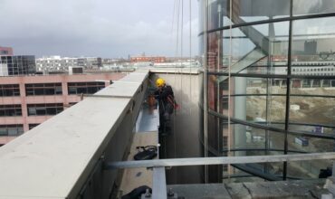 3-Rope-access-abseiltechnieken-monteren-op-hoogte-amsterdam.jpg