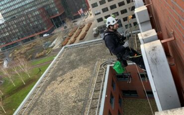 1 Abseiltechnieken onderhoud op hoogte lichtreclame Almere