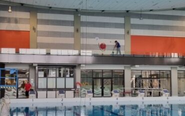 1 Monteren boven zwembad abseiltechnieken