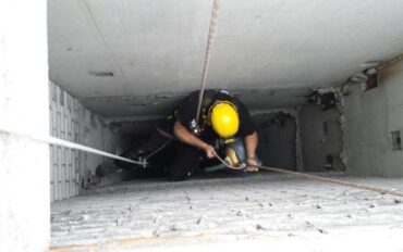 2 monteren op hoogte abseiltechnieken rope access