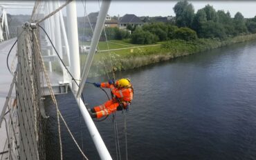 3 Abseiltechnieken brug reinigen boven water rope access