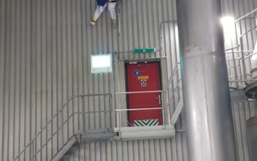 4 Abseiltechnieken Frieslandcampina industrieel schilderwerk