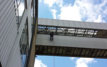 4 Abseiltechnieken monteren op hoogte