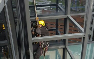 4 abseiltechnieken herstelwerk schoutentoren rope access kitwerk