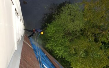 6 Abseiltechnieken gevelreiniging boven water