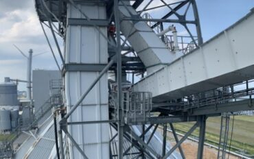 7 Rope access spot repair Eneco Abseiltechnieken