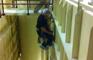 3 industrieele reiniging op hoogte productieruimte abseiltechnieken