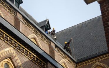 4 abseiltechnieken onderhoud op hoogte rope access monumentenzorg
