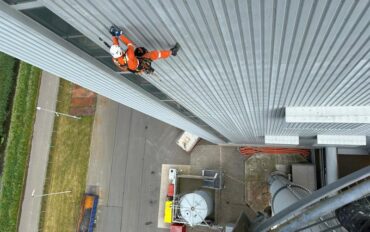 2 Gevel op hoogte inspecteren en abseiltechnieken rope access-800x600