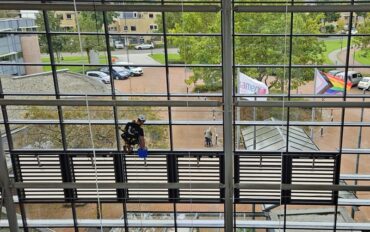 1. ramenwassen op hoogte dmv rope access (medium)