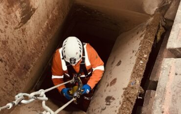 3 Onderhoud besloten ruimte tank silo luchtkanaal standby rescue rope access abseiltechnieken- medium