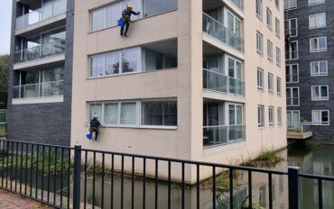 3. 1. Abseiltechnieken rope access ramenwassen boven water